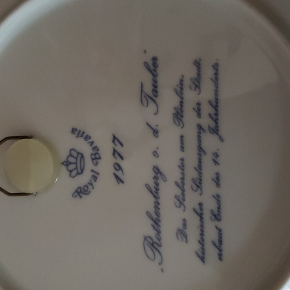 Vintage Royal Bavaria decorative plate in cobalt blue 💙 and white scheme - Picture 2 of 4